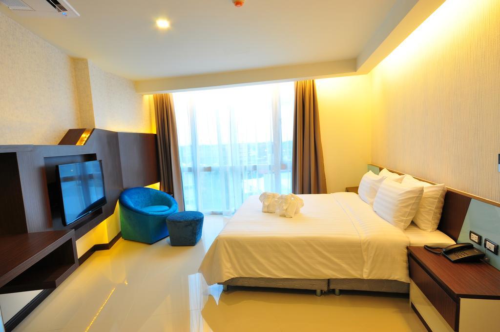 42C The Chic Hotel Nakhon Sawan Habitación foto